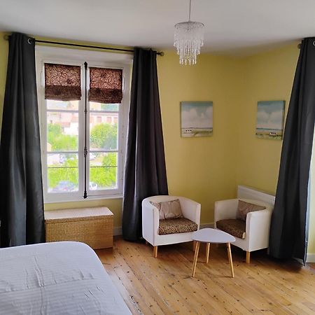 Bed and Breakfast Le Voltaire Airvault Экстерьер фото
