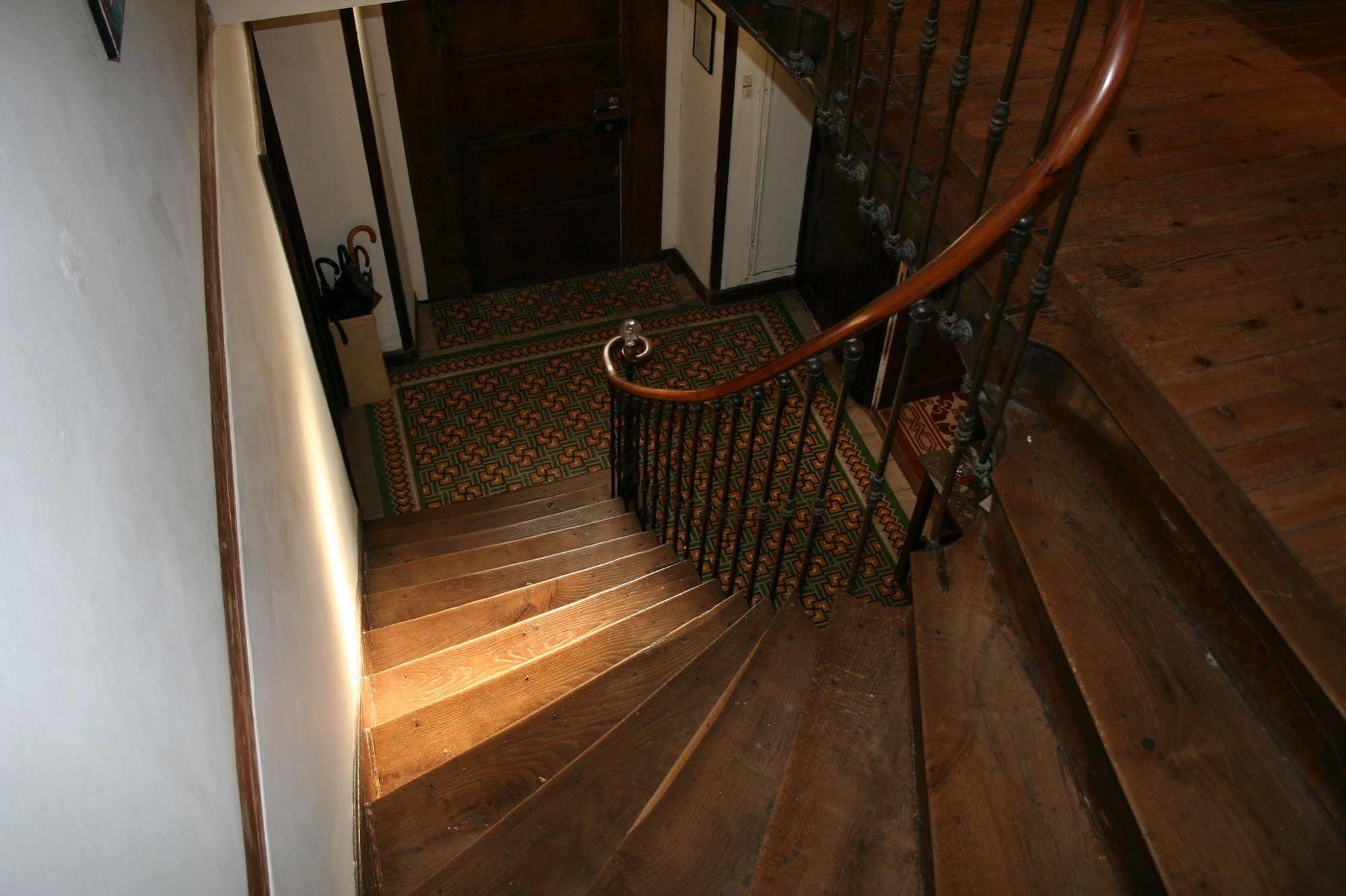 Bed and Breakfast Le Voltaire Airvault Экстерьер фото