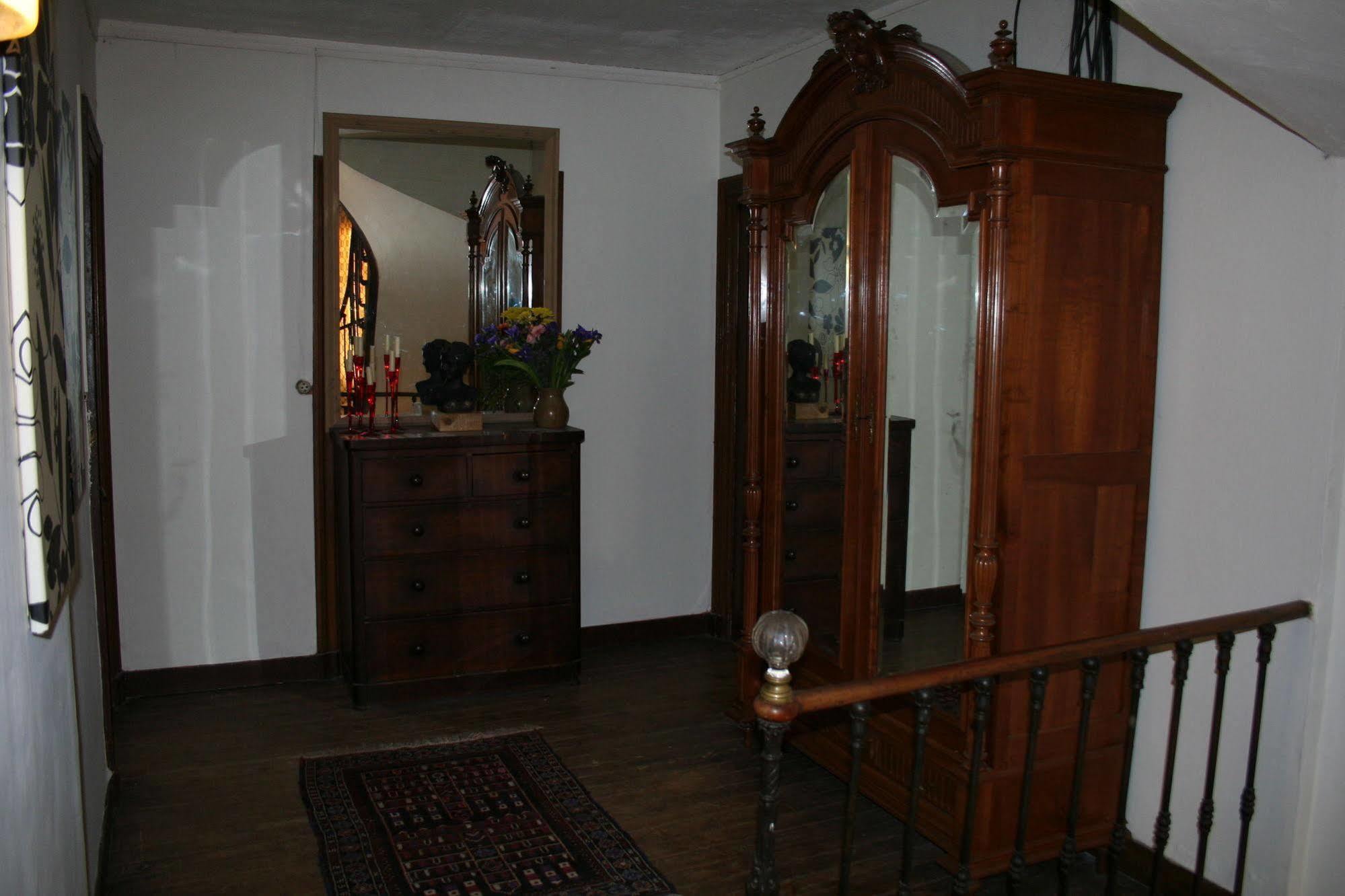Bed and Breakfast Le Voltaire Airvault Экстерьер фото